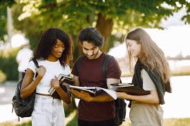 How Does Studying Abroad Give Students Cultural Experiences?